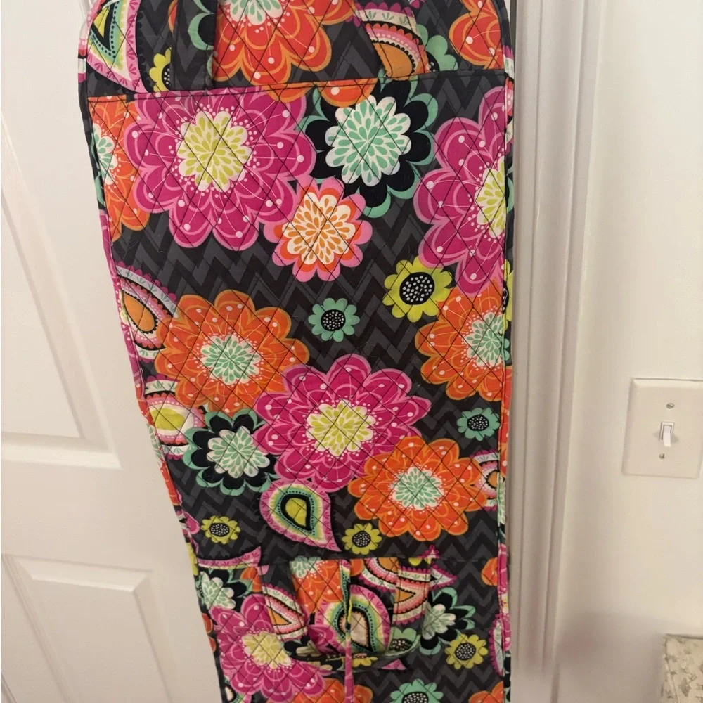 Vera Bradley hanging organizer bag in Ziggy Zinnia pattern